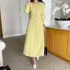 Vestidos casuais elegante chique outono inverno amarelo tweed vestido longo de alta qualidade mulheres gola redonda quatro bolsos de lã magro escritório maxi