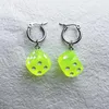 Boucles d'oreilles pendantes 6PRS/sac, grossiste pour hommes et femmes, vente de dés en résine multicolore, boucles d'oreilles en acier inoxydable transparentes