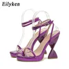 Top Purple Wedding Wedding Cuci di tacco grosso della moda Pieep Piatta a fibbia caviglia Sandals Sandals Summer Women Scarpe 230306