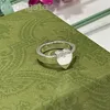 Gewone dames luxe engagementen ringen hartring modieuze bruiloft accessoires romantische sieraden creatieve ontwerper ring voor vrouwen mooie zb014 b23