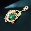 Pins Broches Lumière De Luxe Vert Agate Pierre Léopard Pendentif Double Usage Conception Poitrine Fleur De Haute Qualité Exquis Costume Accessoires Manteau Épingles Q231107