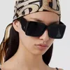 Óculos de sol de grife de tendências Óculos de armação de moda ao ar livre Óculos de sol para festa ao ar livre Preto e branco Óculos de sol para mulheres e homens Sg506abje