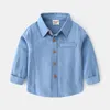 Barnskjortor Baby Boys Shirt Långärmad solid färg Spring Autumn Single Breasted Slå ner krage blus toppar 230407