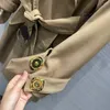 Kvinnors dike rockar Autumn Fashion Design Turn-Down Collar Gold Covered Button Long Sleeves Khaki Streetwear Coat Women With Belt