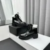مصمم براءة اختراع قصيرة عالية الجودة أحذية نسائية مسطحة الكعوب الجلدية الأصلية الشتاء اللامع والثلوج الخريف