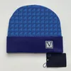 Vinterdesigner Beanies Hattar Herr- och kvinnors mössa termiska stickade bokstäver Hatt Skidmärke Bonnet Plaid Skull Caps Luxury Warm Cap Monterade tillbehör Män