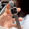 Populära kvinnors fyrkant Simple Dial Watch Small Size Batteris Clock Quartz Movement Business Leisure rostfritt stål Band Diamonds Ring armbandsur Trevliga daggåvor