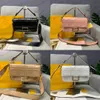 New Product Designer Handbag Shoulder Bag Wall Mounted Bag Handlebody Bags Handset Tote Luxury Cosmetics Packaging 4 Colors