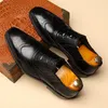 PU Men Shoes Business Kleid Schnürpeak-up mit britisch geschnitztem, atmungsaktivem professionellem, großer Größe 37-48 Oxford Schuhe