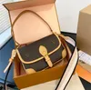 Designer Damen Umhängetasche Messenger Baguette Handtaschen bestickter Buchstabe Schultertaschen Doppelriemen Unterarm Hobo mit Box