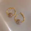 Hoop Huggie 14K Placcatura in oro reale Corea Vendita di gioielli di moda Perle di zircone rotonde Orecchini girevoli Accessori per feste di ballo di lusso da donna 230407