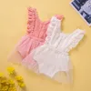 Rompers Baby Girl Lace Ruffle Rleeveveless v Back Bodysuit Cute Born Ubrania 230407