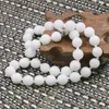 Ketting Oorbellen Set 10mm Ronde Witte Jade Chalcedoon Kristal Natuursteen Vrouwen Meisje Handgemaakte Dassen DIY Mode-sieraden maken