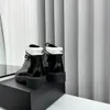 مصمم براءة اختراع قصيرة عالية الجودة أحذية نسائية مسطحة الكعوب الجلدية الأصلية الشتاء اللامع والثلوج الخريف
