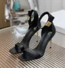 Verano de lujo 2023S / S Glamorou Uma Sandalias de mujer Zapatos de tacón en tono dorado Bombas de dama Vestido de fiesta de boda Sandalias de gladiador de noche con caja EU35-43