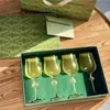 Copos de vinho Europeu Retro Verde Ondulado Conjunto de Vidro Vermelho Cálice Casa Presente Essencial Esculpido Pavão Verde.