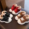 Botas Zapatos de felpa y algodón grueso de moda para niños y niñas Botas de nieve británicas Botas cortas antideslizantes y cálidas para bebés de 0 a 7 años T231107