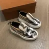 Marke Designer Kinderschuh Slip-On Baby Sneakers Box Verpackung Größe 26-35 Mehrfarbiges Karomuster Kleinkind Freizeitschuhe Nov05