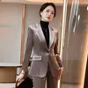 Kvinnors tvåbitar byxor Kvinnor Formell jacka 2-stycke Set 2023 Autumn Winter Grey Khaki Pink Velvet Thick Warm Blazer Suits Work Business