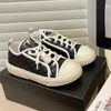 Designer biscuits shoes embroidered canvas sports fashion dress shoes designer shoe black white stitching casual shoes