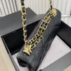 22K Caviar Cowhide Gold Gold WOC WOLET BAG حقائب اليد الكتف وحقيبة Crossbody مع 9 فتحات البطاقة 2 جيوب داخلية وسلسلة قابلة للتعديل - 19WOC