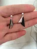 Orecchini pendenti veri. Perline rotonde geometriche a doppio triangolo bianco nero gioielleria raffinata in argento sterling 925 LUNGO C-E5051