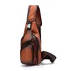 Bolsas de cintura Men Men Genuine Coffee Coffee Triângulo Triângulo Saco de Sling de 8 "Design de comprimidos One ombro Cross Body Male 8015