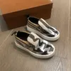 Luksusowy projektant dla dzieci Slip-On Baby Sneakers Opakowanie Rozmiar 26-35 Wielokolorowy wzór w kratę maluchowe buty