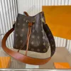 Luxurys Designers Borse Borsa a secchiello da donna borse a tracolla borsa moda realizzata in pelle bovina grande marca alta quanlity Borse con lettere stampate classiche