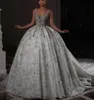 Abito da ballo di lusso Abiti da sposa Scollo a V Senza maniche Cinghie Paillettes Appliques Perline Lunghezza pavimento Increspature Pizzo 3D Diamanti Abiti da sposa Taglie forti Vestido de novia