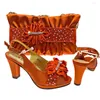 Sapatos de vestido lindas mulheres de prata combinam bolsa com grande decoração de cristal africano bombas e saco conjunto mm1134 salto 9.5cm