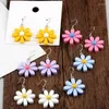 Dangle Küpeler Varış 1Pair Renkli Bayanlar Çiçek Damlı Şeker Renk Reçine Daisy Çiçekler Kadın Kız Mücevher Hediye