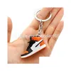 Porte-clés Lanyards Simation 3D Sneakers Porte-clés Fun Mini PU Chaussures de basket-ball Porte-clés DIY Finger Skateboard Accessoires Bijoux Pe Dhzti