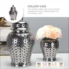 Garrafas de armazenamento casa ornamento vaso de cerâmica oco flor do vintage delicado pote caminho casamento vaso titular decorativo