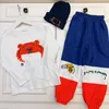 Tute di lusso per bambini Set autunnale vestiti firmati per bambini Taglia 100-160 Giacca con cerniera Pantaloni maglione girocollo Cappello lavorato a maglia Nov05