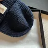 Lüks tasarımcı Beanie Comforts Mektup havalandırma şapka havalandırıcı örme şapka nakış sıcak çok renkli klasik trend sonbahar zarif çok yönlü
