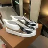 Luksusowy projektant dla dzieci Slip-On Baby Sneakers Opakowanie Rozmiar 26-35 Wielokolorowy wzór w kratę maluchowe buty