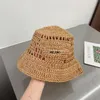 Дизайнерские шляпы ковш