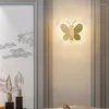 ウォールランプOurfeng Modern Sconces Brass Butterfly LEDベッドサイドリビングルーム用の豪華な装飾が装飾されています