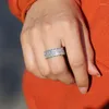 Anneaux de mariage Super étincelant couleur or zircon cubique pavé pour les femmes larme CZ bijoux de fiançailles