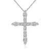 Trendy Jesus Cross Shape Diamond Initial Pendant Halsband med riktiga guldcertifierade smycken