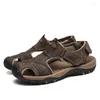 Sandaler Uppfriskande lyxläder Casual utomhus Baotou Beach Shoes Non-Slip Men's Closed Toe Water