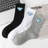 Women Socks Luxury Classic Letter Triangle Fashion Iron Standard Autumn and Winter Pure Cotton High Tube Strumpor 3 par per uppsättning