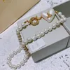 Designer Brand Pendant Halsband Letter Vivian Chokers Luxury Women Fashion Jewelry Metal Pearl Necklace Cjeweler Westwood 44sdqwfe