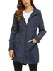 Trenchs de femmes Manteaux Femmes Manteau avec poches imperméables 2023 Dames Plaine Veste de pluie Vêtements de plein air à capuche imperméable coupe-vent plus taille