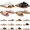 gratis verzending dames sandalen ontwerper houtachtige muilezels platglaasjes licht tan beige wit zwart roze kanten letters stoffen canvas slippers dames zomer buiten schoenen