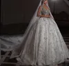 Abito da ballo di lusso Abiti da sposa Scollo a V Senza maniche Cinghie Paillettes Appliques Perline Lunghezza pavimento Increspature Pizzo 3D Diamanti Abiti da sposa Taglie forti Vestido de novia