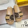 Luxus Sandalen Hausschuhe Männer Frauen Sommer Reise Schwarz Gelb Stoff Brokat Slides Plattform Leder Flache Sohle Metallschnalle Lässige Sandalen mit Box