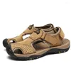 Sandaler Uppfriskande lyxläder Casual utomhus Baotou Beach Shoes Non-Slip Men's Closed Toe Water