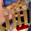 Luksusowa moda His i jej zegarki Vintage Tank Watches Diamond Gold Platinum Rectangle Quartz Watch Stage Stael Fashion Prezent dla pary